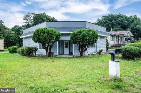 1800 Mount Luarel Rd, Temple, PA 19560