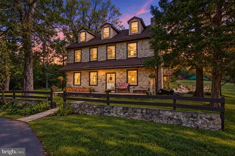 43 Mine Rd, Oley, PA 19547
