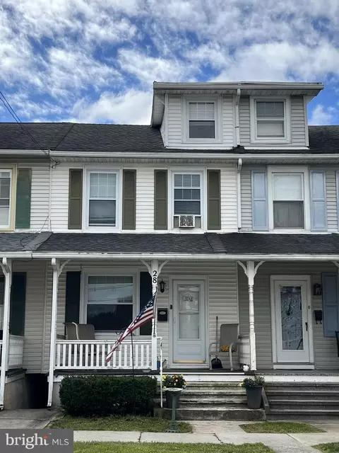 28 W Ruth Ave, Robesonia, PA 19551