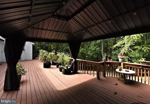 Exterior - 24 Fawn Dr, Reading, PA 19607 photo 11 of 19