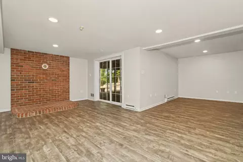 Living - 24 Fawn Dr, Reading, PA 19607 photo 17 of 18