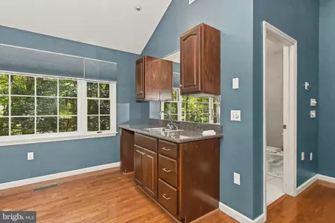 Entry Way - 24 Fawn Dr, Reading, PA 19607 photo 4 of 6