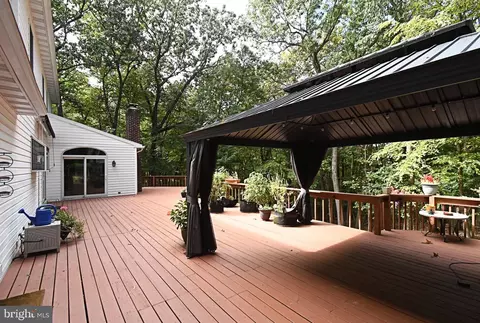 Exterior - 24 Fawn Dr, Reading, PA 19607 photo 4 of 19