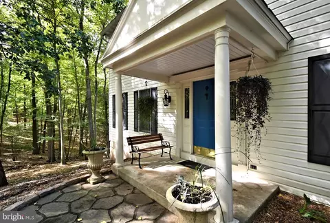 Exterior - 24 Fawn Dr, Reading, PA 19607 photo 2 of 19