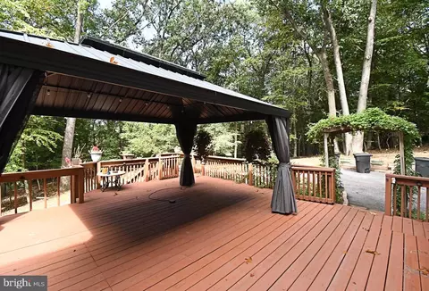 Exterior - 24 Fawn Dr, Reading, PA 19607 photo 3 of 19