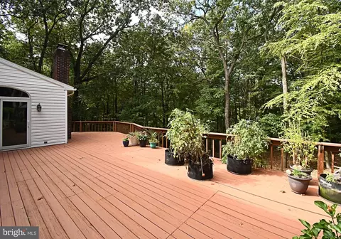 Exterior - 24 Fawn Dr, Reading, PA 19607 photo 5 of 19