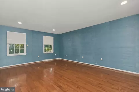 Living - 24 Fawn Dr, Reading, PA 19607 photo 13 of 18