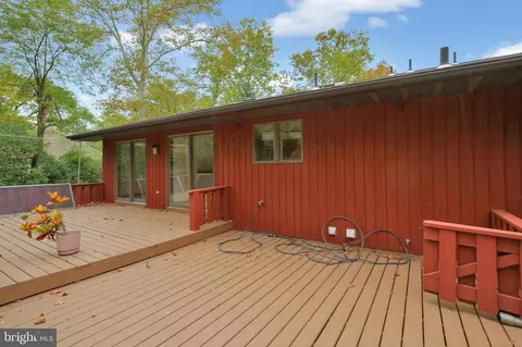 Exterior - 340 Mountain View Rd, Reading, PA 19607 photo 8 of 10