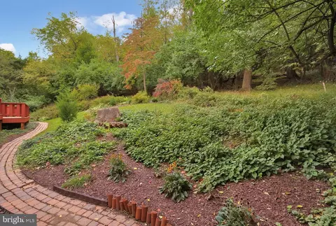 Exterior - 340 Mountain View Rd, Reading, PA 19607 photo 5 of 10