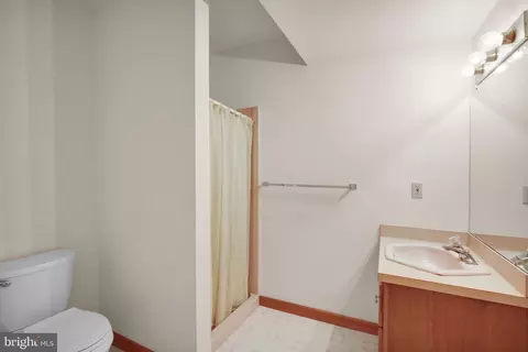Bath - 340 Mountain View Rd, Reading, PA 19607 photo 2 of 2