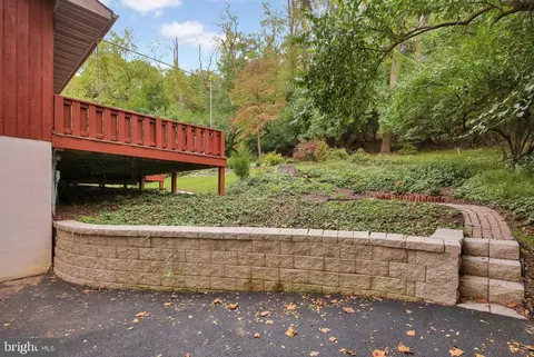 Exterior - 340 Mountain View Rd, Reading, PA 19607 photo 4 of 10