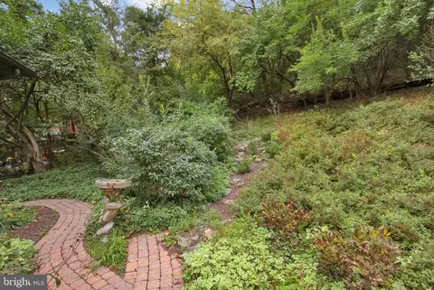 Exterior - 340 Mountain View Rd, Reading, PA 19607 photo 7 of 10