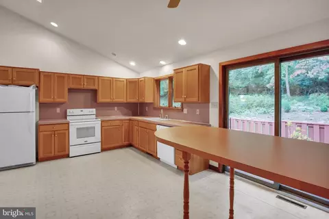 Kitchen - 340 Mountain View Rd, Reading, PA 19607 photo 3 of 3