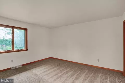 Bedroom - 340 Mountain View Rd, Reading, PA 19607 photo 2 of 7