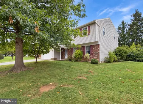 812 Carman Dr, Reading, PA 19610