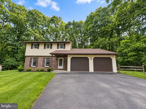 162 Stitzer Rd, Fleetwood, PA 19522