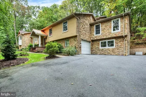45 Kutz Rd, Temple, PA 19560