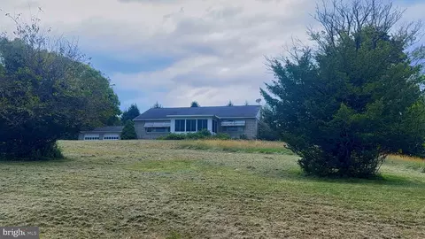 3283 State Hill Rd, Sinking Spring, PA 19608