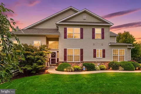 1201 Ridgeview Dr, Morgantown, PA 19543