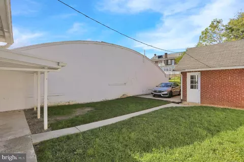 Exterior - 915 Gregg Ave, Reading, PA 19607 photo 8 of 10