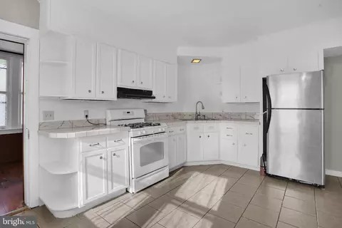 Entry Way - 915 Gregg Ave, Reading, PA 19607 photo 1 of 5