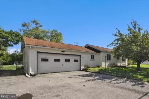 1161 Main St, Shoemakersville, PA 19555