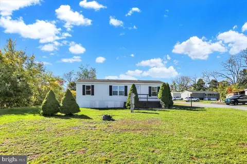 327 Oak St, Hamburg, PA 19526