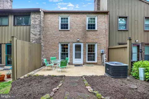 Exterior - 21 Club Ln, Reading, PA 19607 photo 4 of 5