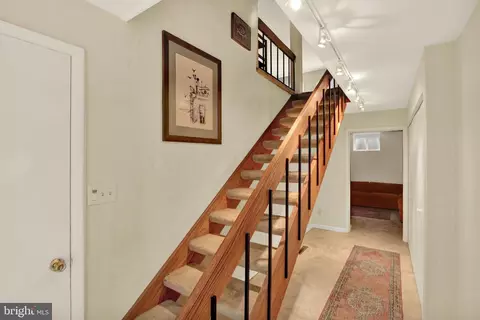 Entry Way - 21 Club Ln, Reading, PA 19607 photo 3 of 3