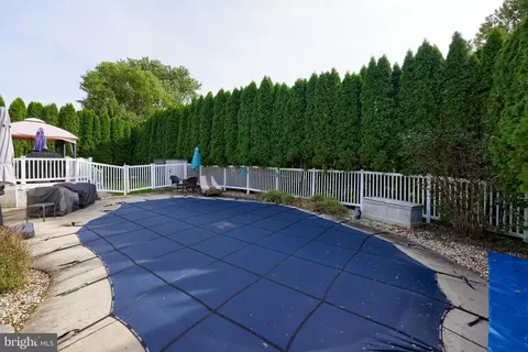Exterior - 4910 Green Tree Rd, Reading, PA 19606 photo 3 of 5