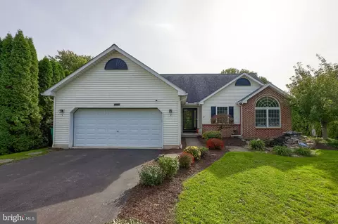 Exterior - 4910 Green Tree Rd, Reading, PA 19606 photo 2 of 5