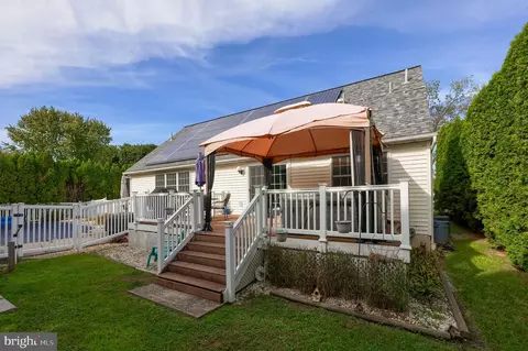 Exterior - 4910 Green Tree Rd, Reading, PA 19606 photo 4 of 5