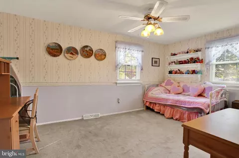 Bedroom - 4110 Danor Dr, Reading, PA 19605 photo 4 of 5