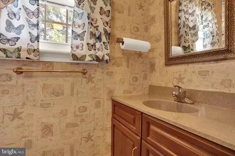 Bath - 4110 Danor Dr, Reading, PA 19605 photo 1 of 4