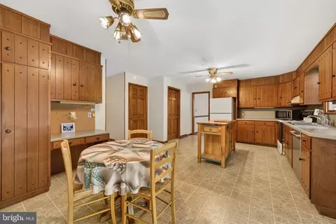 Kitchen - 35 Peach Tree Ln, Sinking Spring, PA 19608 photo 2 of 3