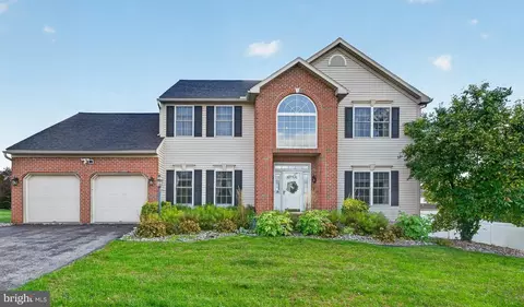 226 Loyalsock Dr, Douglassville, PA 19518