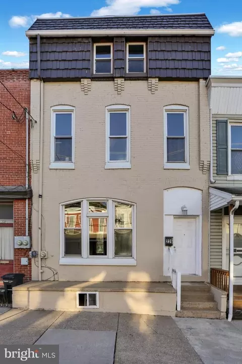 226 S 4th St, Hamburg, PA 19526