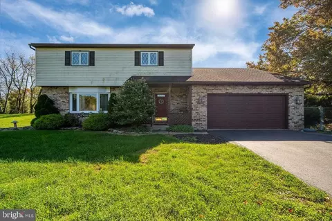 109 Sunny Ct, Leesport, PA 19533