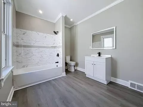 Bath - 207 N 2nd St, Reading, PA 19601 photo 2 of 3
