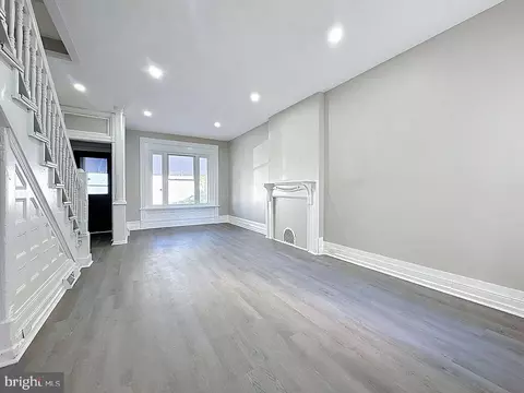 Living - 207 N 2nd St, Reading, PA 19601 photo 6 of 9