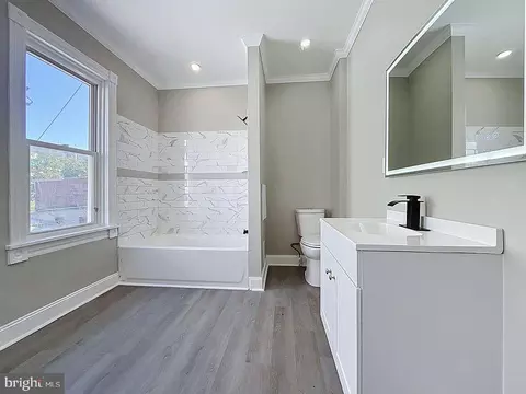 Bath - 207 N 2nd St, Reading, PA 19601 photo 3 of 3