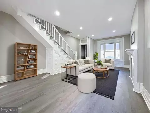 Living - 207 N 2nd St, Reading, PA 19601 photo 5 of 9