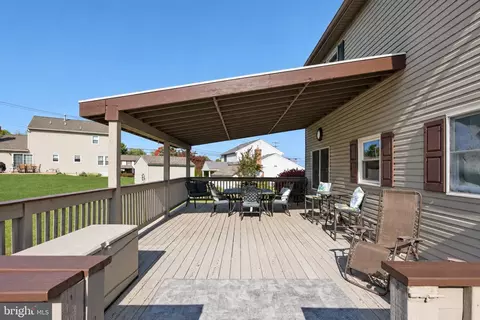 Exterior - 2726 Beacon Dr, Sinking Spring, PA 19608 photo 6 of 6