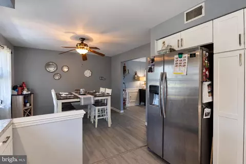 Entry Way - 2726 Beacon Dr, Sinking Spring, PA 19608 photo 2 of 4