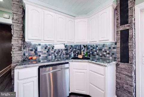 Kitchen - 37 N Wyomissing Ave, Reading, PA 19607 photo 4 of 4