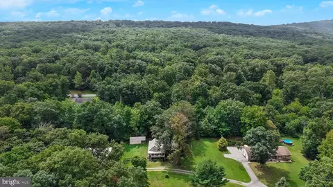 6 E Ryeland Ln, Robesonia, PA 19551