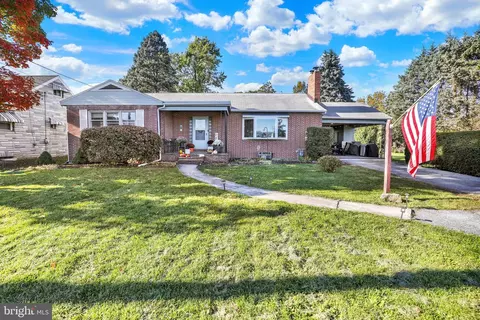 138 S Freeman St, Robesonia, PA 19551