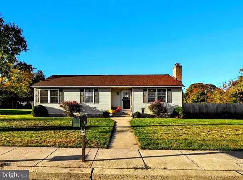 201 Nichols St, Leesport, PA 19533