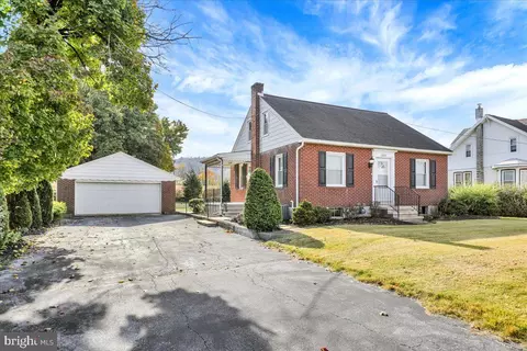 6610 Penn Ave, Wernersville, PA 19565