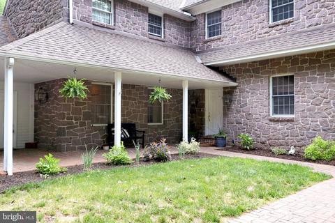15 Hessian Blvd, Reading, PA 19607 photo 3